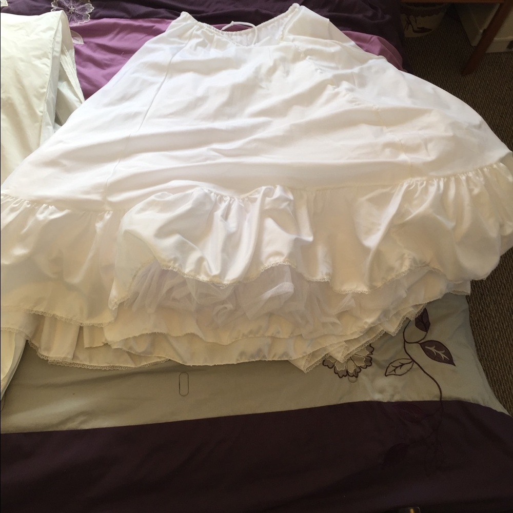 Wedding dress/formal dress slip with tulle